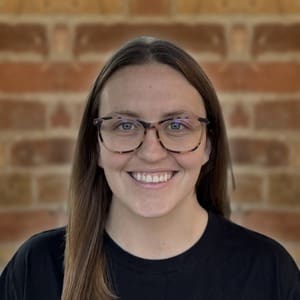 sarah-headshot-joni-brick-300x300_1